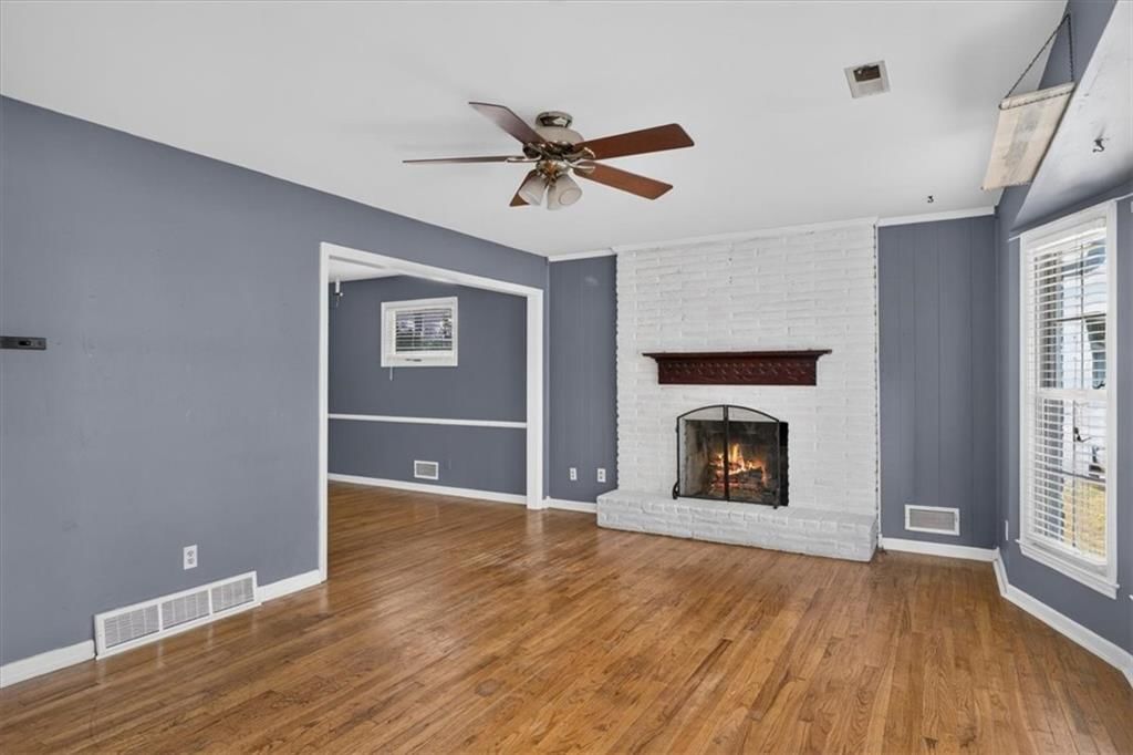 Photo 6 of 39 - 8810 W 72nd Terrace, Merriam, KS 66204