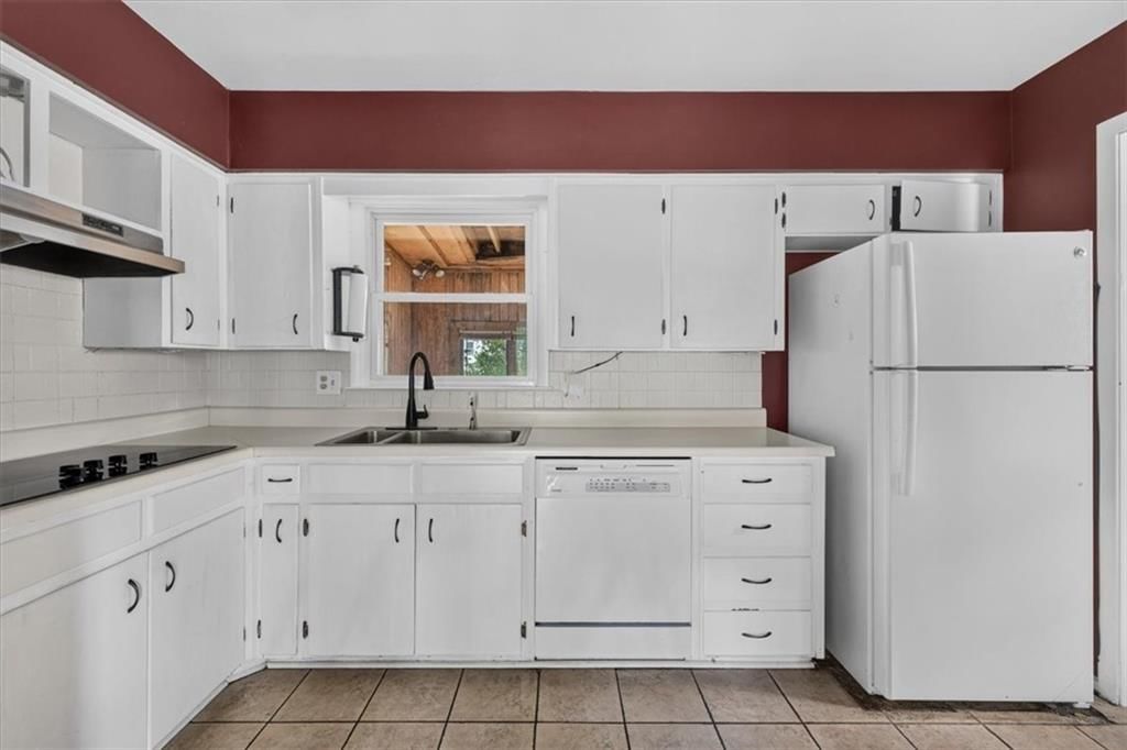 Photo 11 of 39, 8810 W 72nd Terrace, Merriam, KS 66204