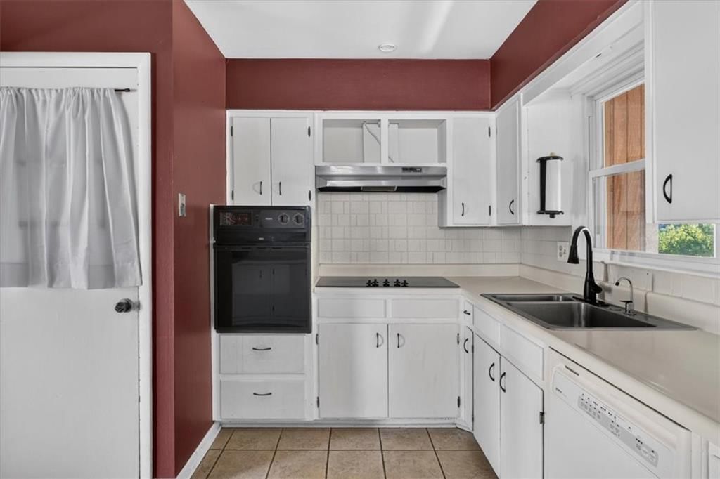 Photo 13 of 39, 8810 W 72nd Terrace, Merriam, KS 66204