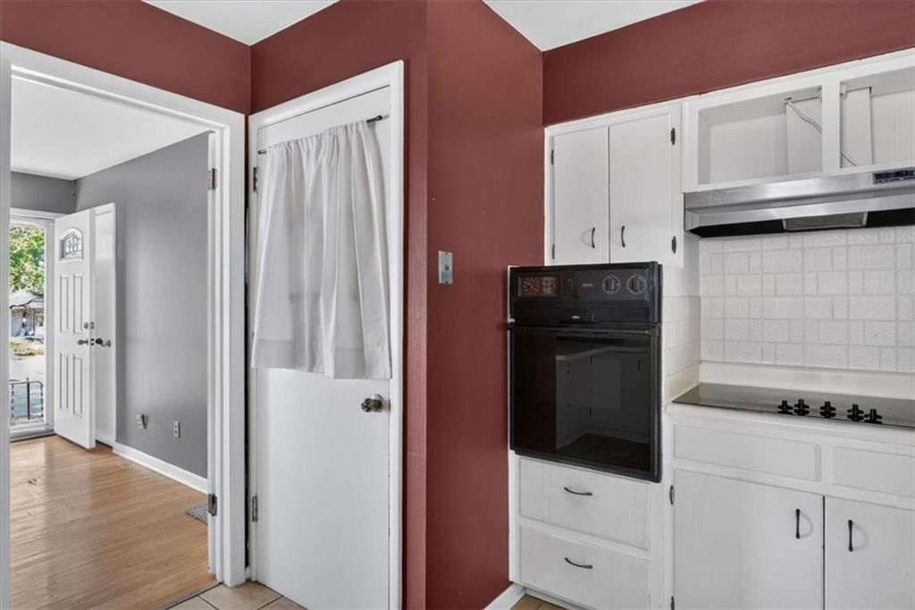 Photo 14 of 39 - 8810 W 72nd Terrace, Merriam, KS 66204