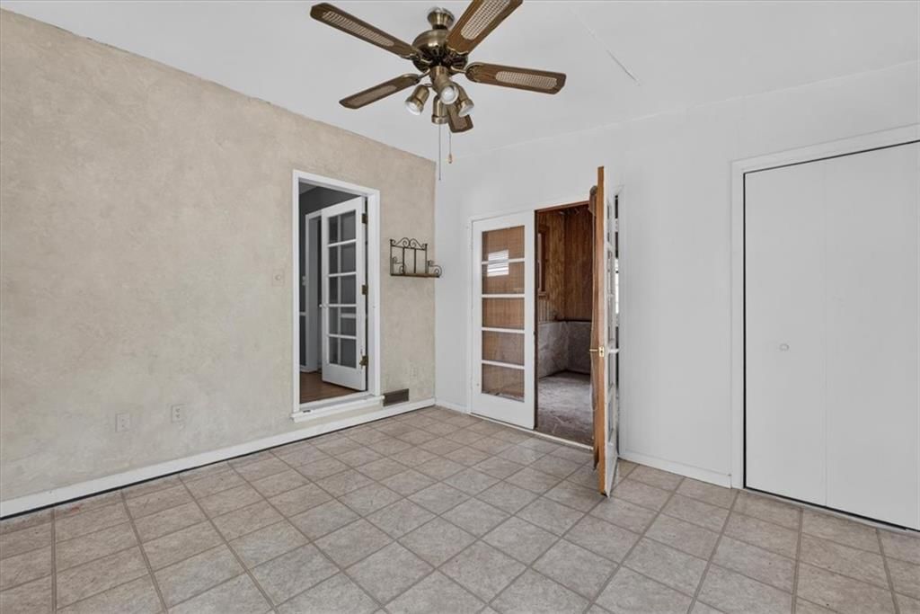 Photo 19 of 39 - 8810 W 72nd Terrace, Merriam, KS 66204
