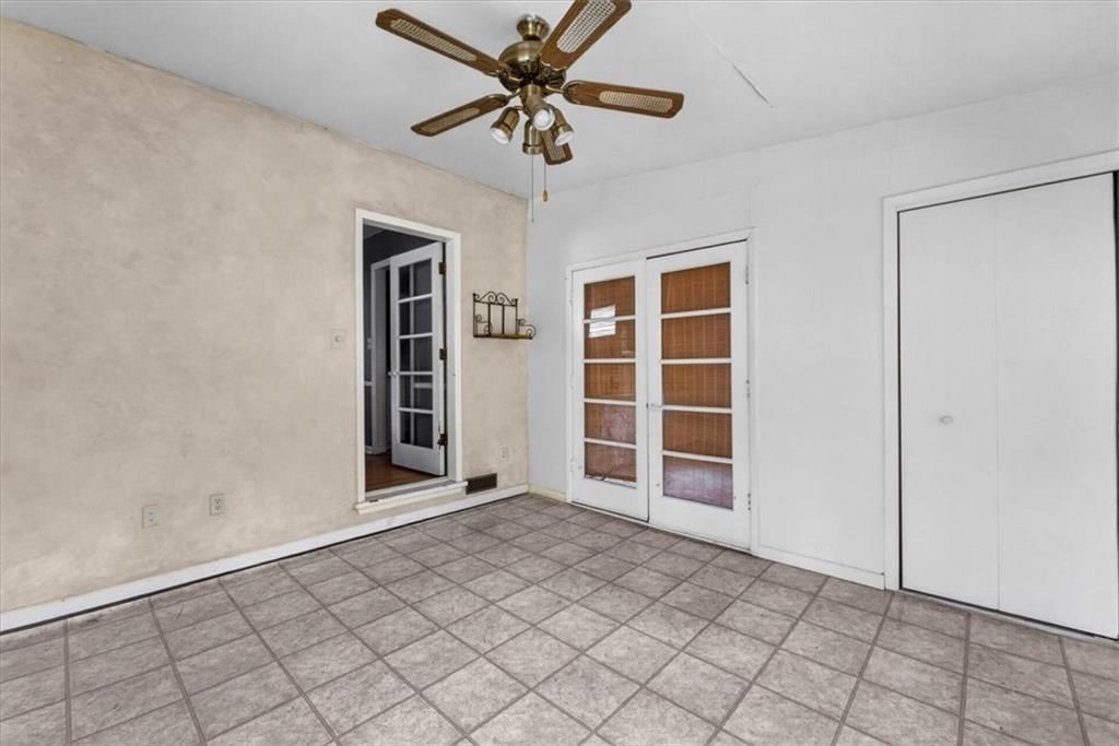 Photo 20 of 39 - 8810 W 72nd Terrace, Merriam, KS 66204