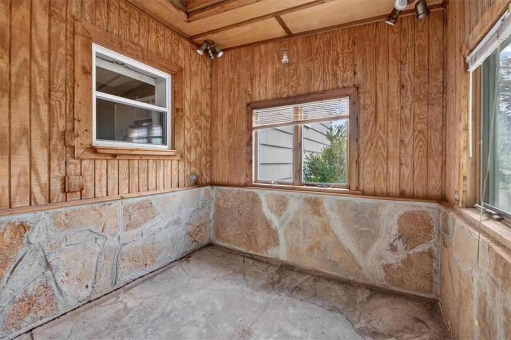 Photo 22 of 39 - 8810 W 72nd Terrace, Merriam, KS 66204