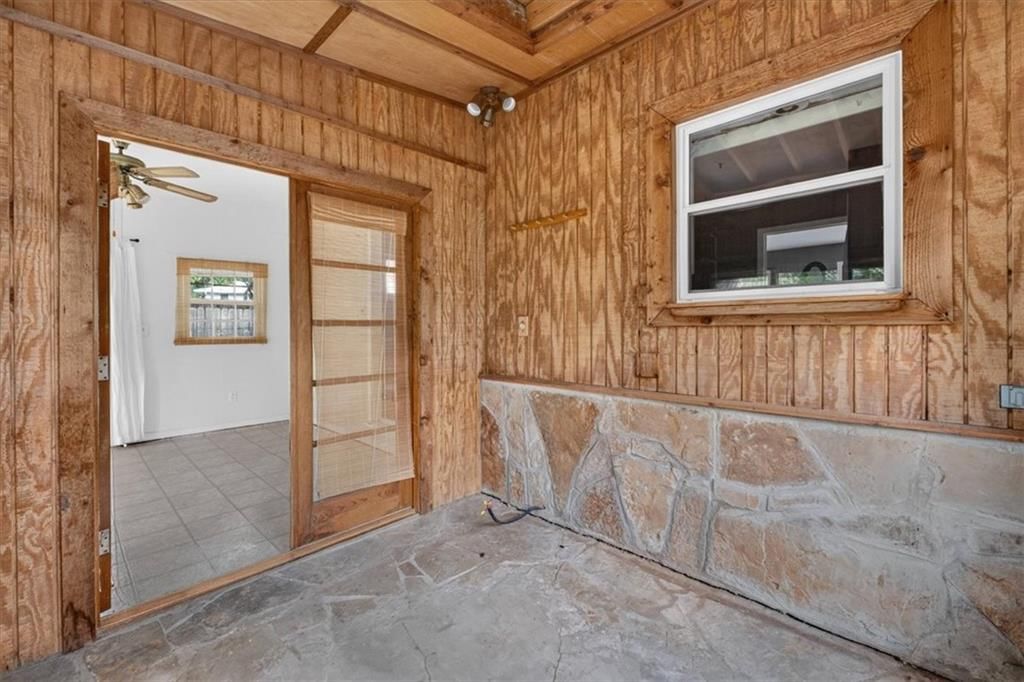 Photo 23 of 39 - 8810 W 72nd Terrace, Merriam, KS 66204