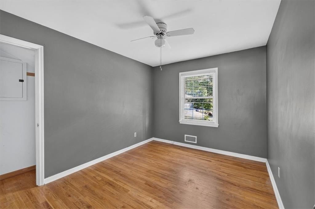 Photo 26 of 39 - 8810 W 72nd Terrace, Merriam, KS 66204