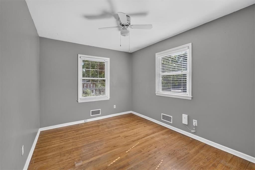 Photo 28 of 39 - 8810 W 72nd Terrace, Merriam, KS 66204