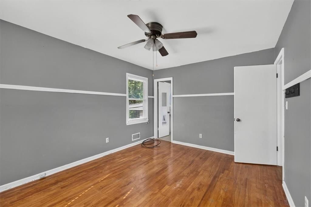 Photo 31 of 39 - 8810 W 72nd Terrace, Merriam, KS 66204
