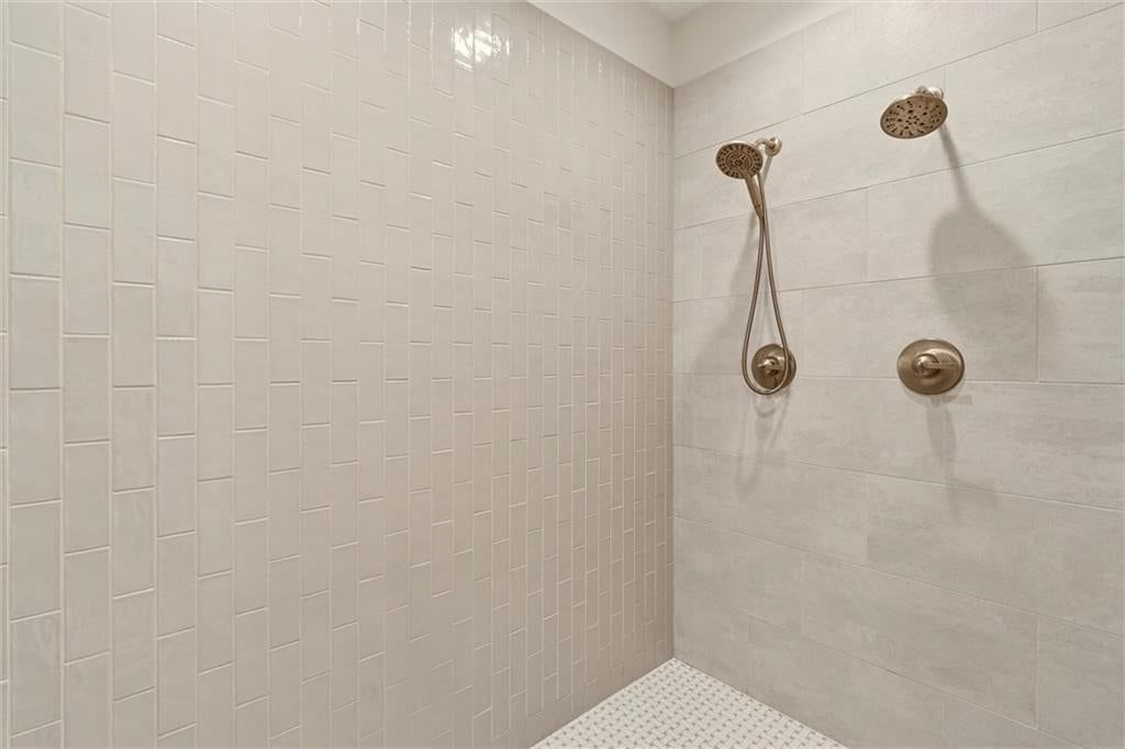 1210 Metfield Lane — photo 34