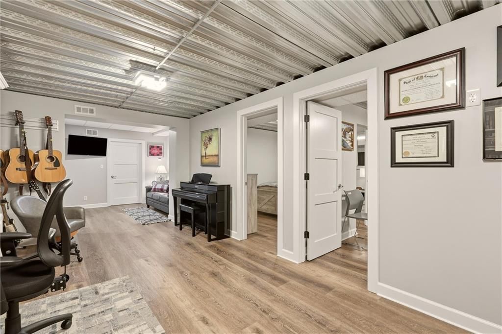 1210 Metfield Lane — photo 47