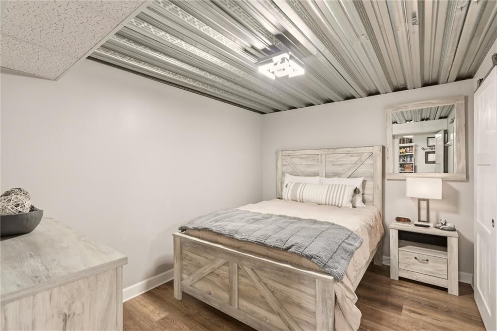 1210 Metfield Lane — photo 48