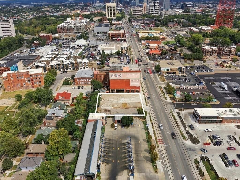 3260 Main Street — photo 8