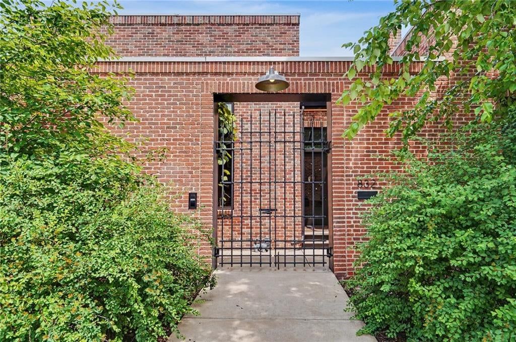 832 Ohio Street — photo 3