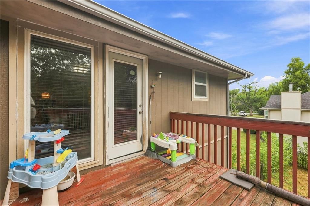 Photo 6 of 36 - 5409 N Poe Avenue, Kansas City, MO 64119