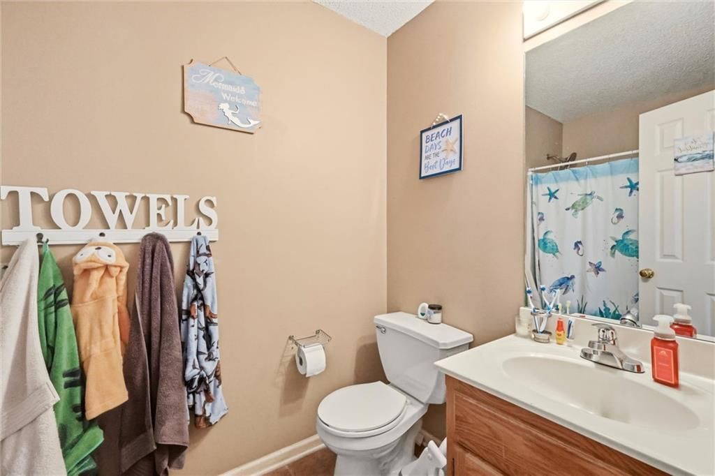 Photo 13 of 36, 5409 N Poe Avenue, Kansas City, MO 64119