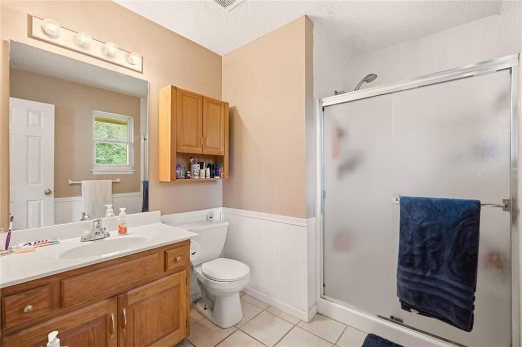 Photo 18 of 36, 5409 N Poe Avenue, Kansas City, MO 64119