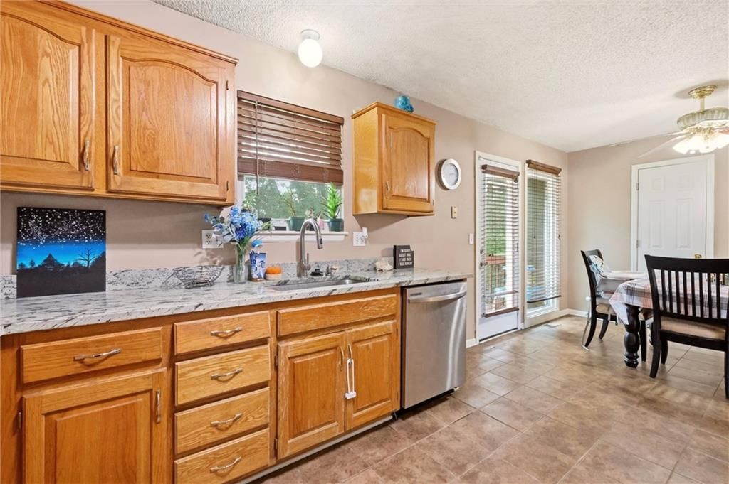 Photo 21 of 36, 5409 N Poe Avenue, Kansas City, MO 64119