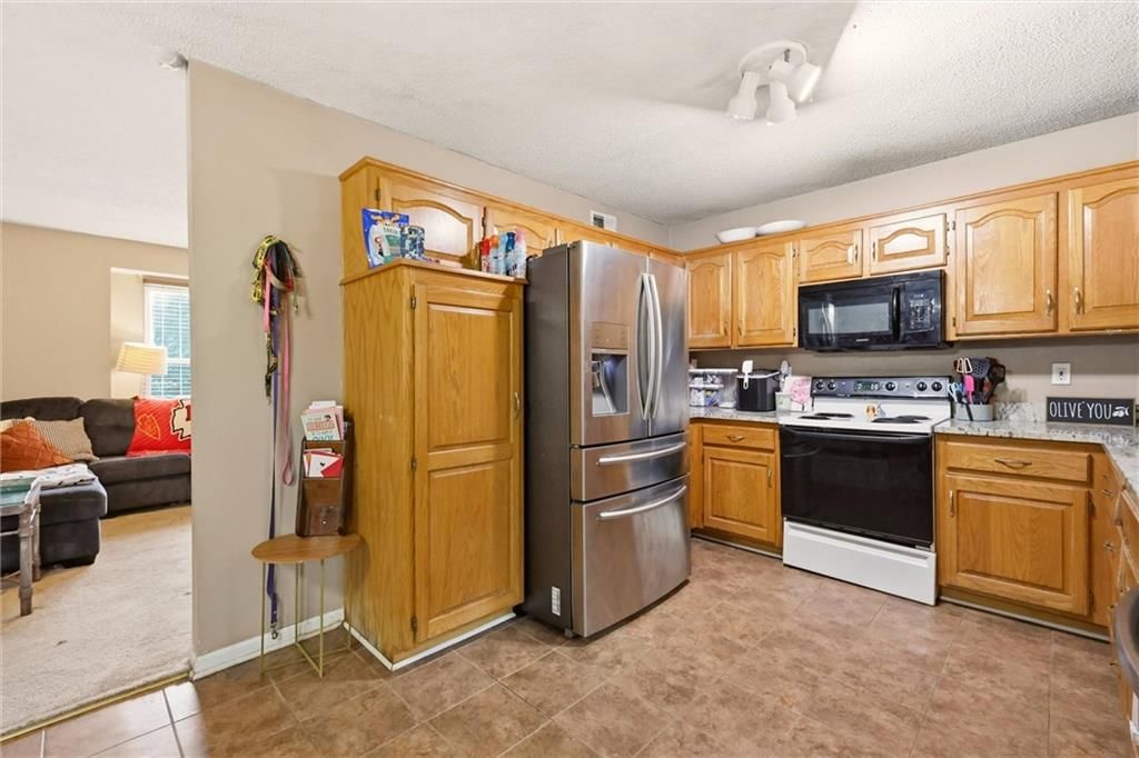 Photo 22 of 36 - 5409 N Poe Avenue, Kansas City, MO 64119