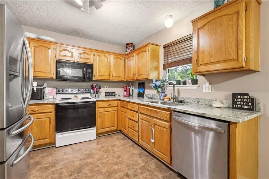 Photo 23 of 36 - 5409 N Poe Avenue, Kansas City, MO 64119