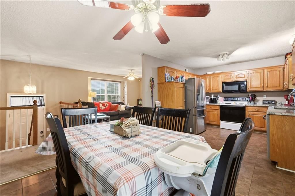 Photo 25 of 36 - 5409 N Poe Avenue, Kansas City, MO 64119