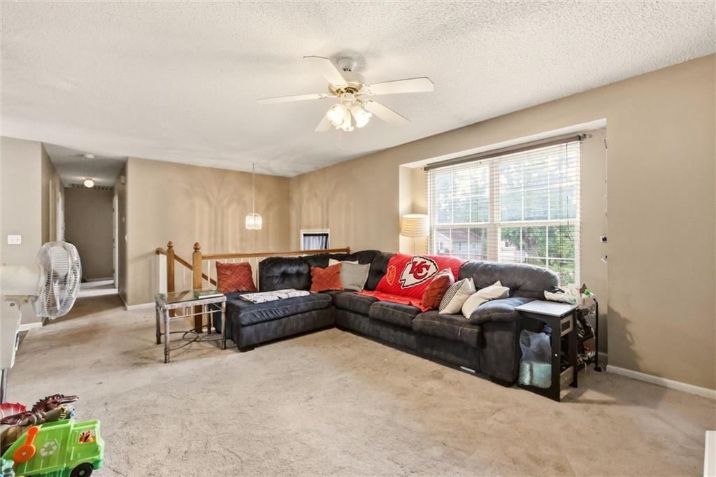 Photo 28 of 36 - 5409 N Poe Avenue, Kansas City, MO 64119