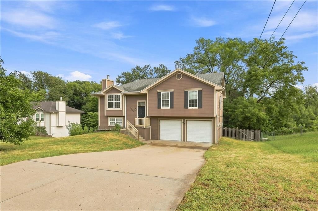 Photo 33 of 36 - 5409 N Poe Avenue, Kansas City, MO 64119