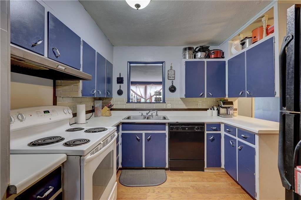 2205 Lincoln Avenue — photo 4