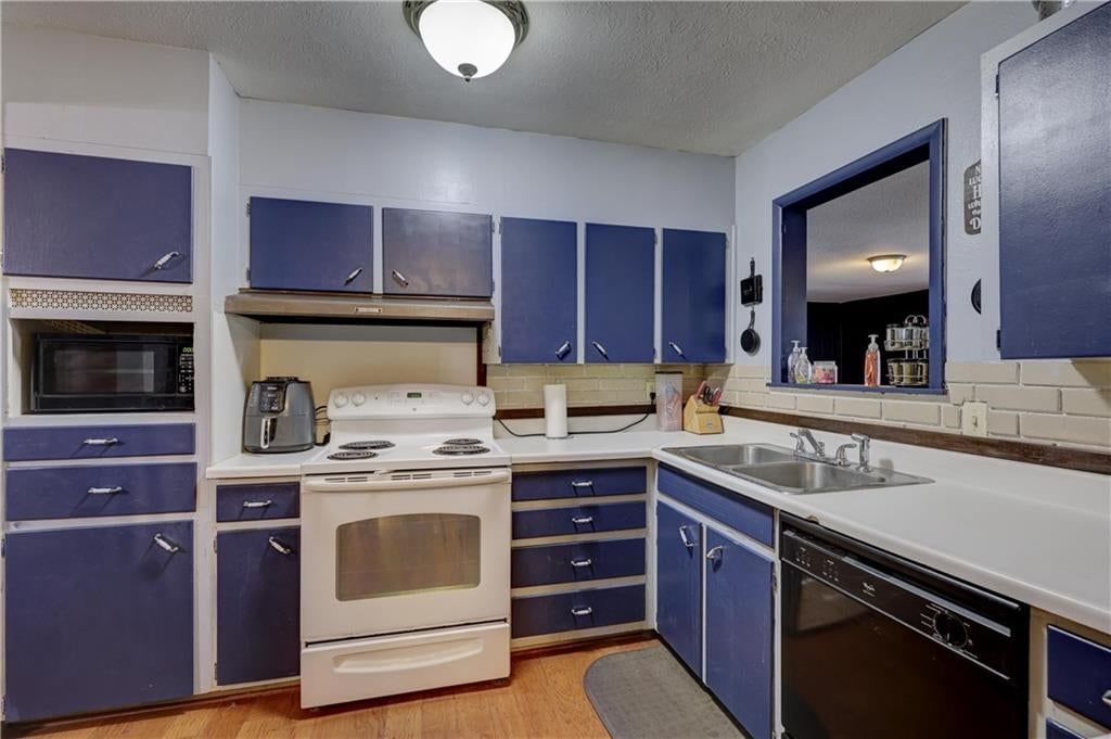 2205 Lincoln Avenue — photo 5