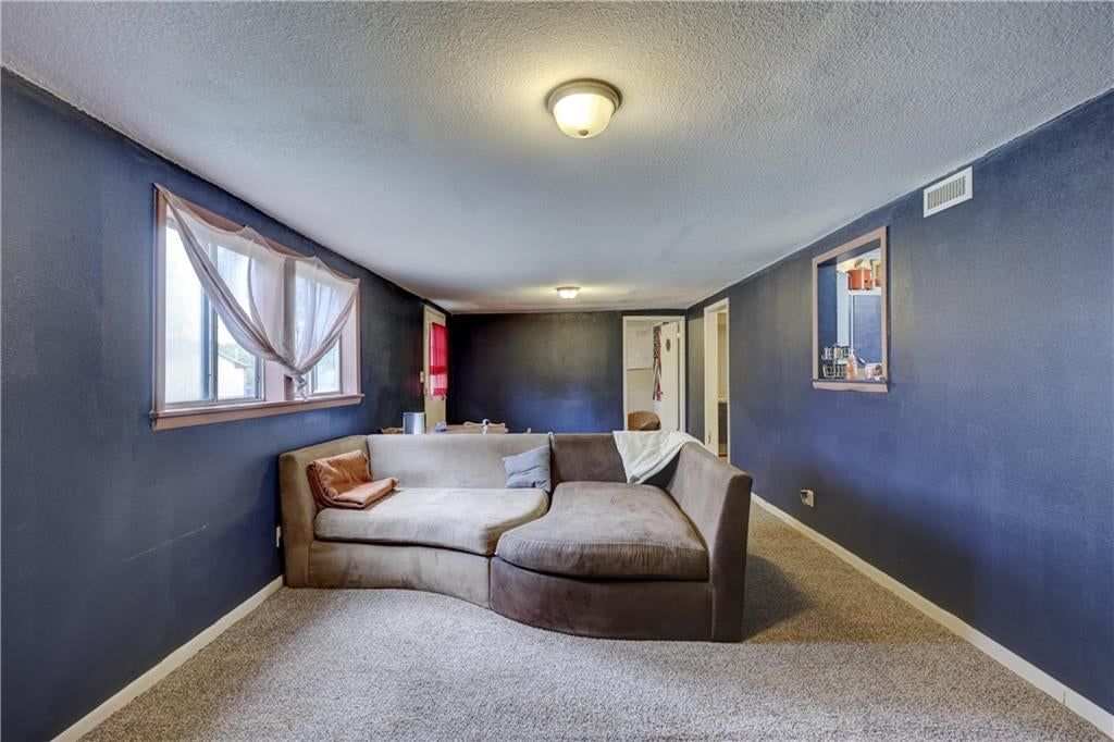 2205 Lincoln Avenue — photo 7