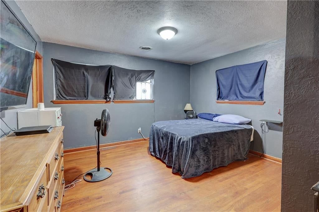 2205 Lincoln Avenue — photo 8
