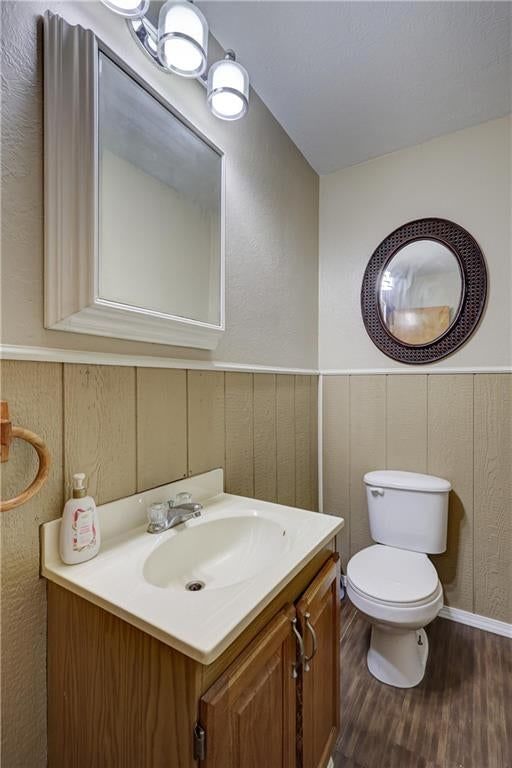 2205 Lincoln Avenue — photo 10