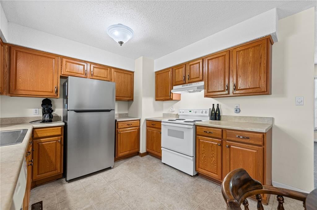 7017 N Montrose Avenue — photo 10