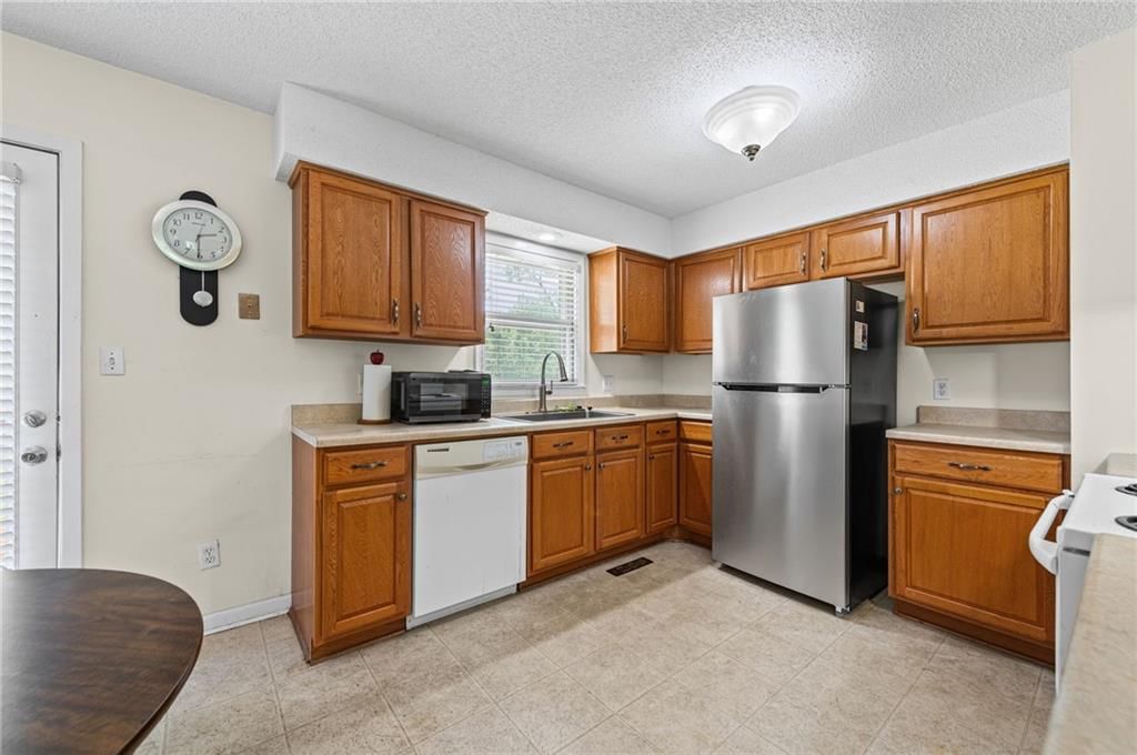 7017 N Montrose Avenue — photo 11