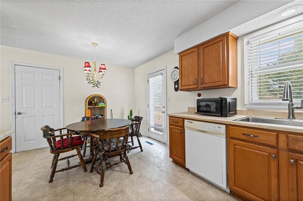 7017 N Montrose Avenue — photo 12