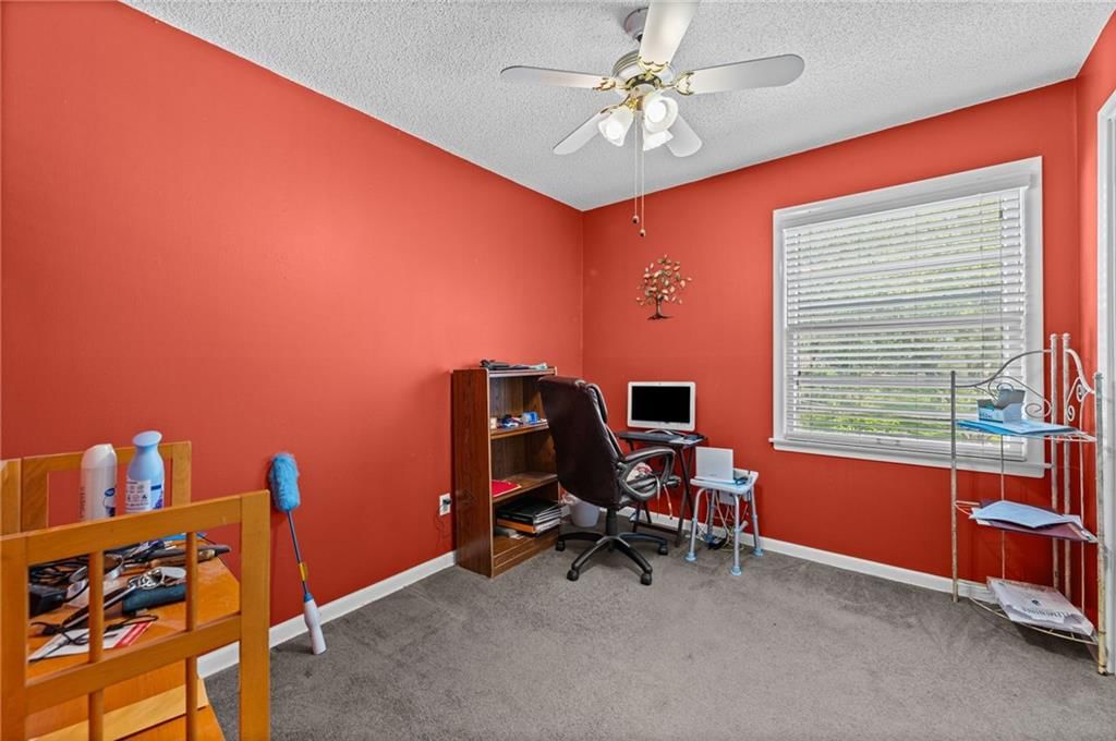 7017 N Montrose Avenue — photo 13