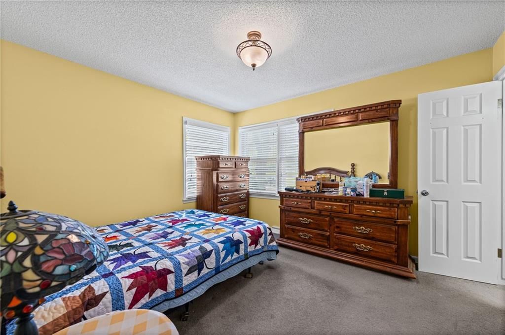 7017 N Montrose Avenue — photo 18