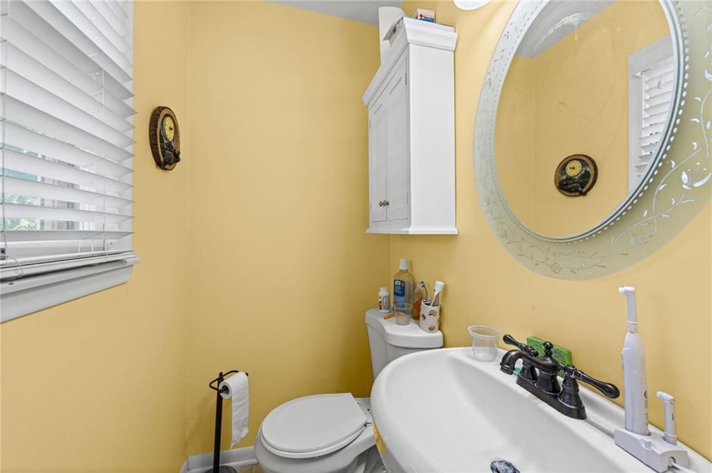 7017 N Montrose Avenue — photo 20