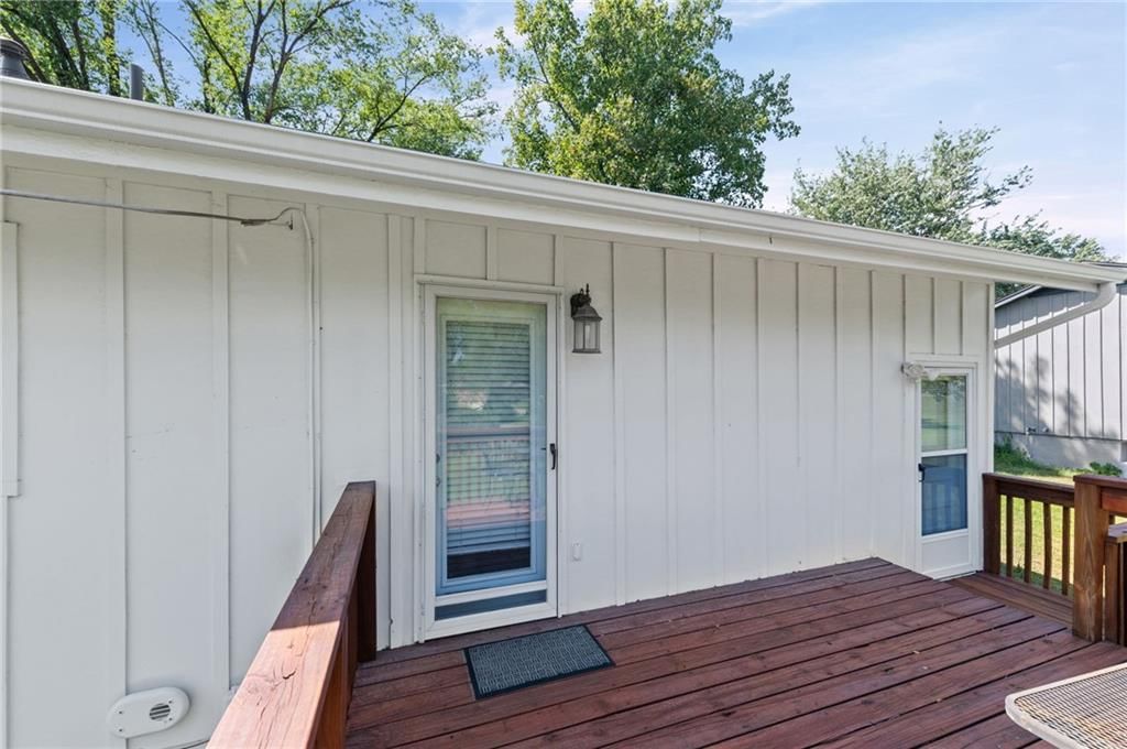 7017 N Montrose Avenue — photo 30
