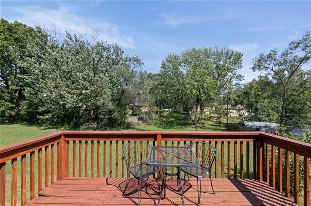 7017 N Montrose Avenue — photo 31