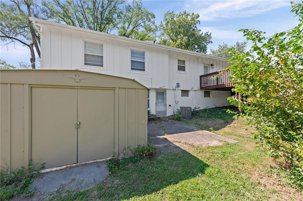 7017 N Montrose Avenue — photo 34