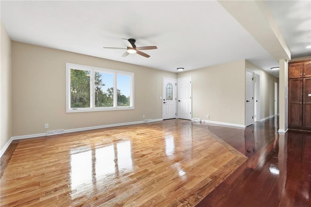 1010 Wesley Avenue — photo 4