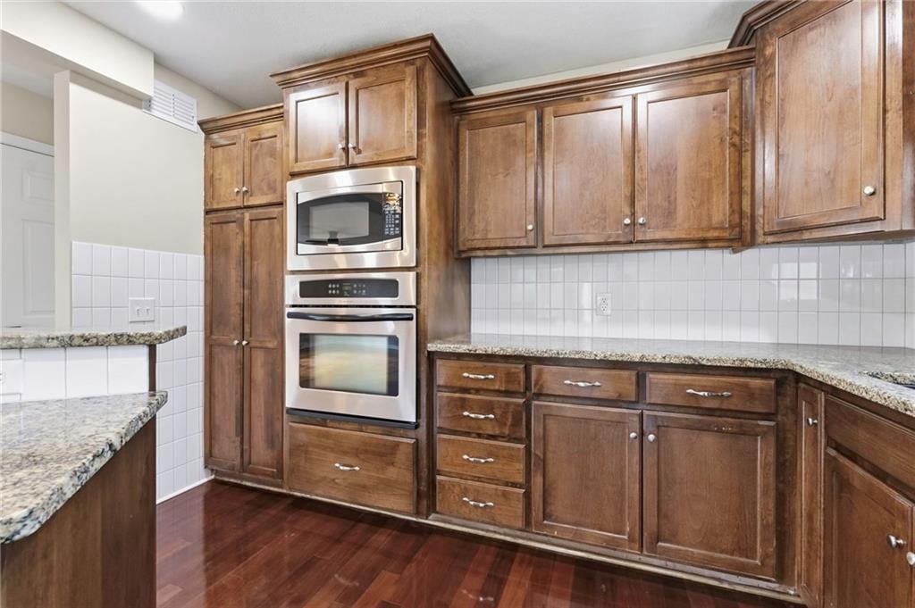1010 Wesley Avenue — photo 11