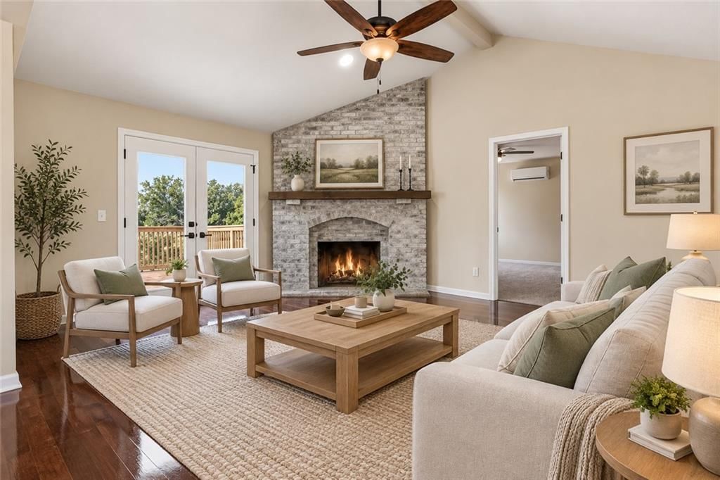 Photo 14 of 41 - 1010 Wesley Avenue, Raymore, MO 64083
