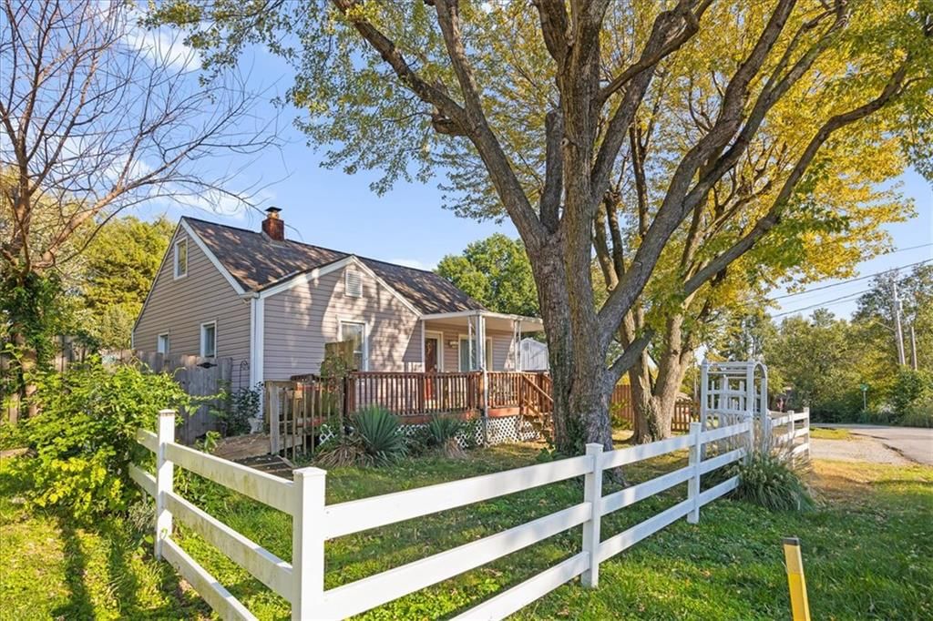 613 N Highland Drive, Independence, MO: listing photo 2