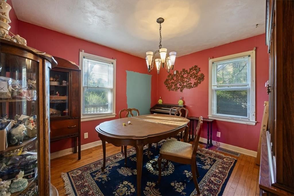 Photo 9 of 22, 613 N Highland Drive, Independence, MO 64050
