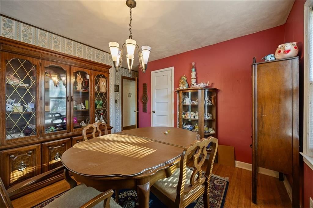 Photo 10 of 22 - 613 N Highland Drive, Independence, MO 64050