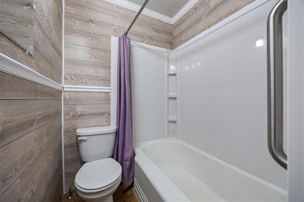 Photo 13 of 22 - 613 N Highland Drive, Independence, MO 64050