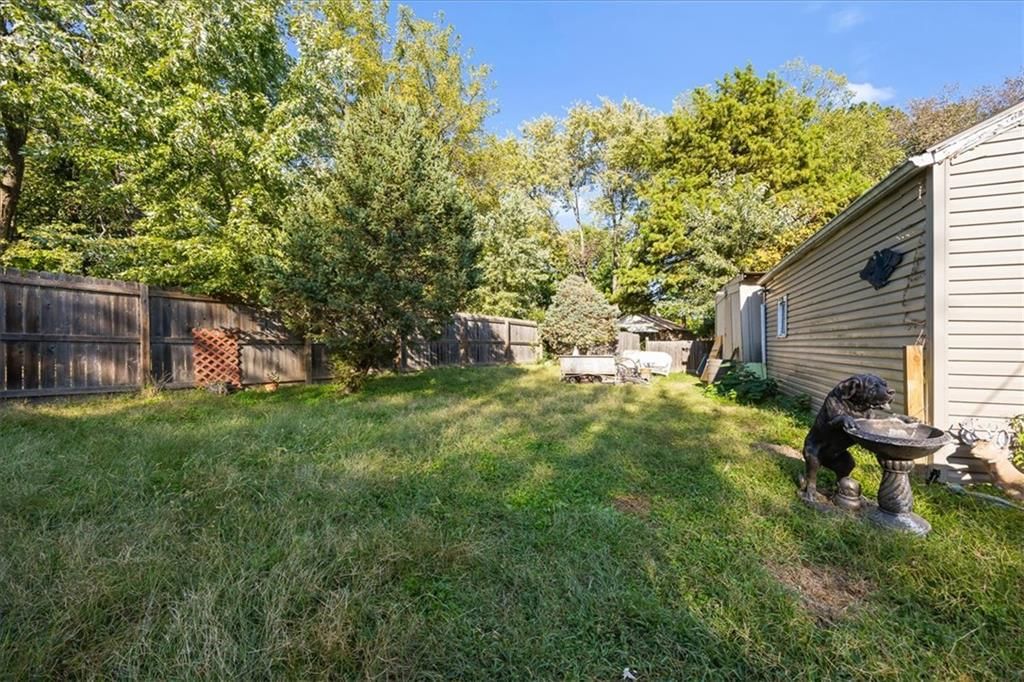 Photo 20 of 22, 613 N Highland Drive, Independence, MO 64050