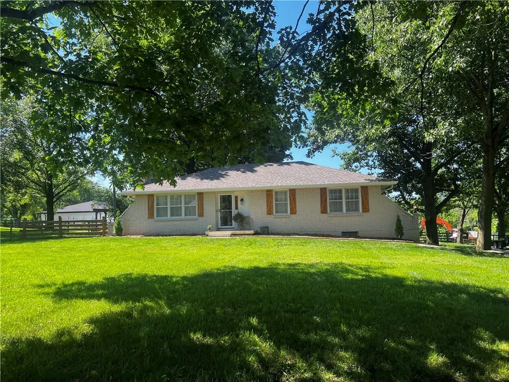 1550 SW Liggett Road — photo 2