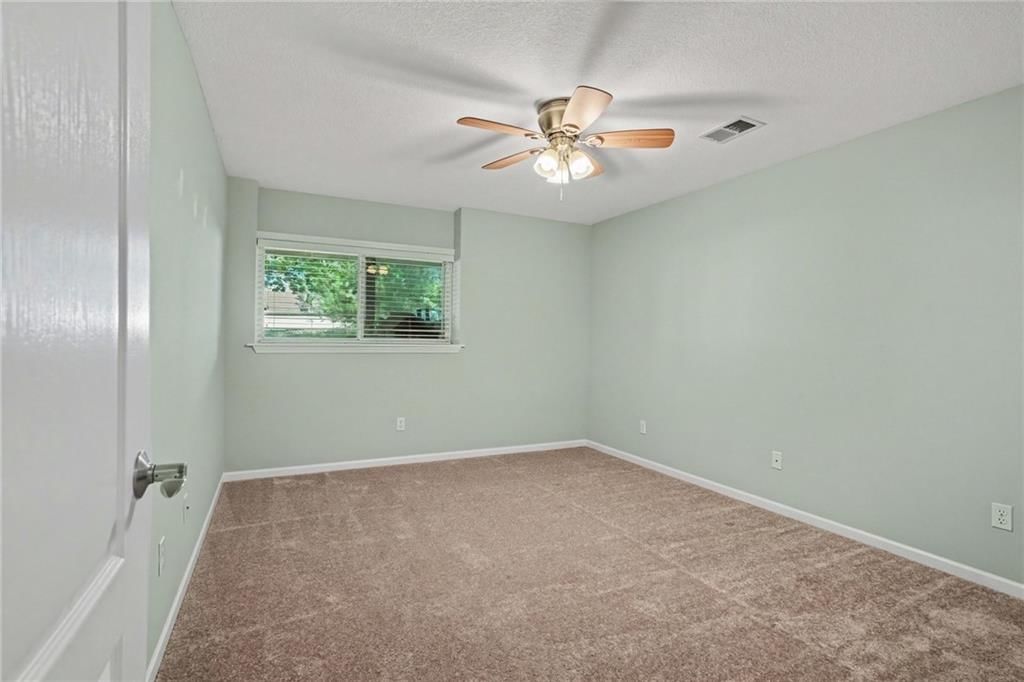 10004 N Arlington Avenue — photo 21