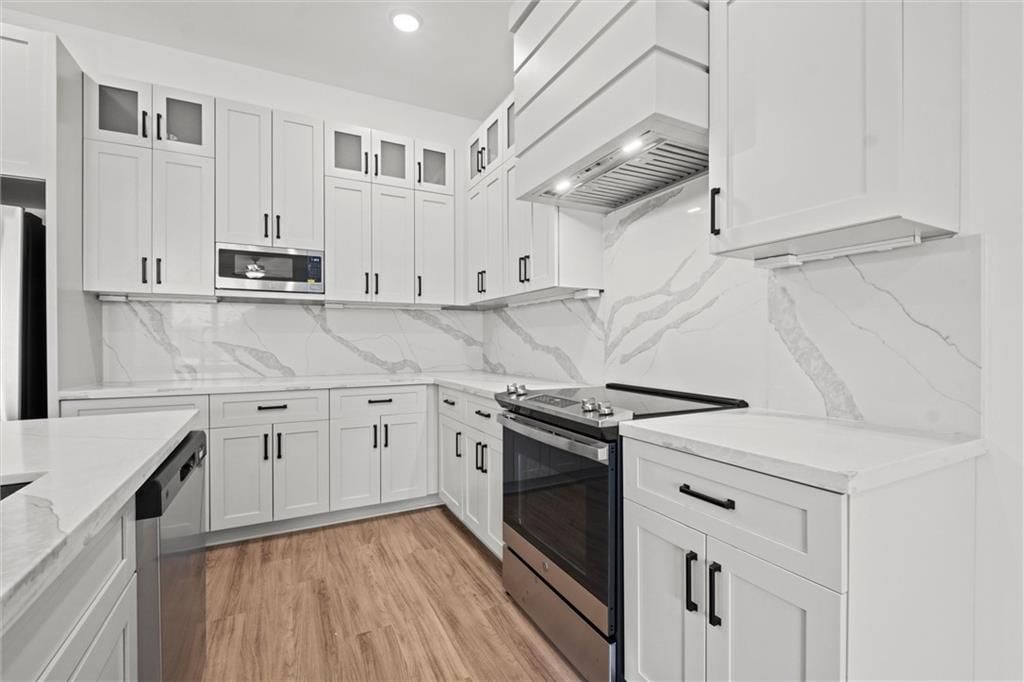 9301-9303 N Adrian Place — photo 12